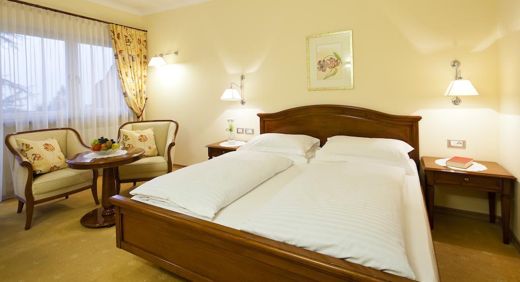 Hotel Aster Merano Bagian luar foto