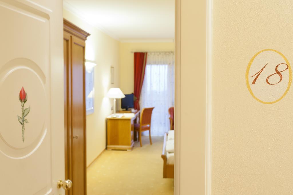 Hotel Aster Merano Bagian luar foto