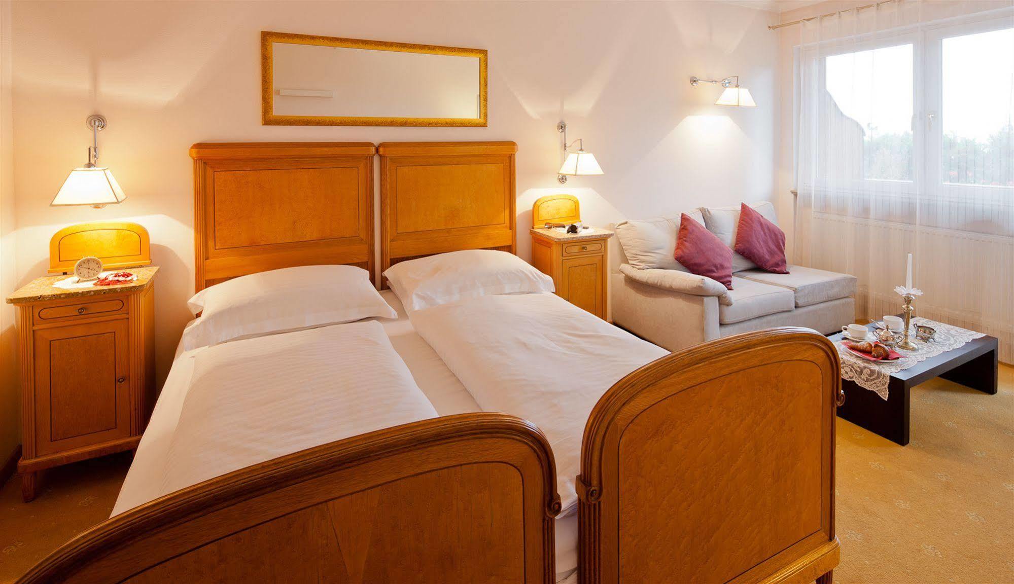 Hotel Aster Merano Bagian luar foto