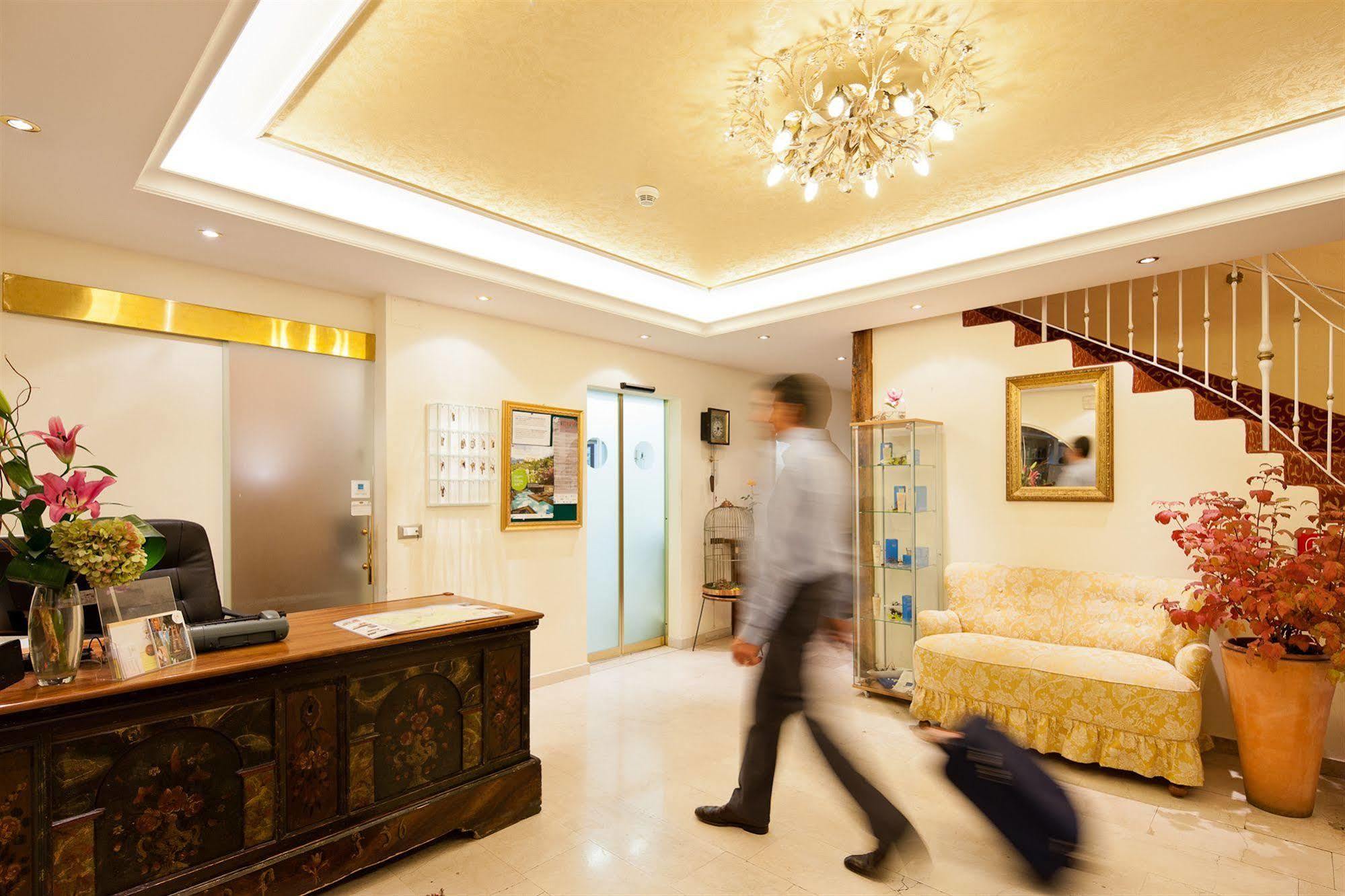 Hotel Aster Merano Bagian luar foto