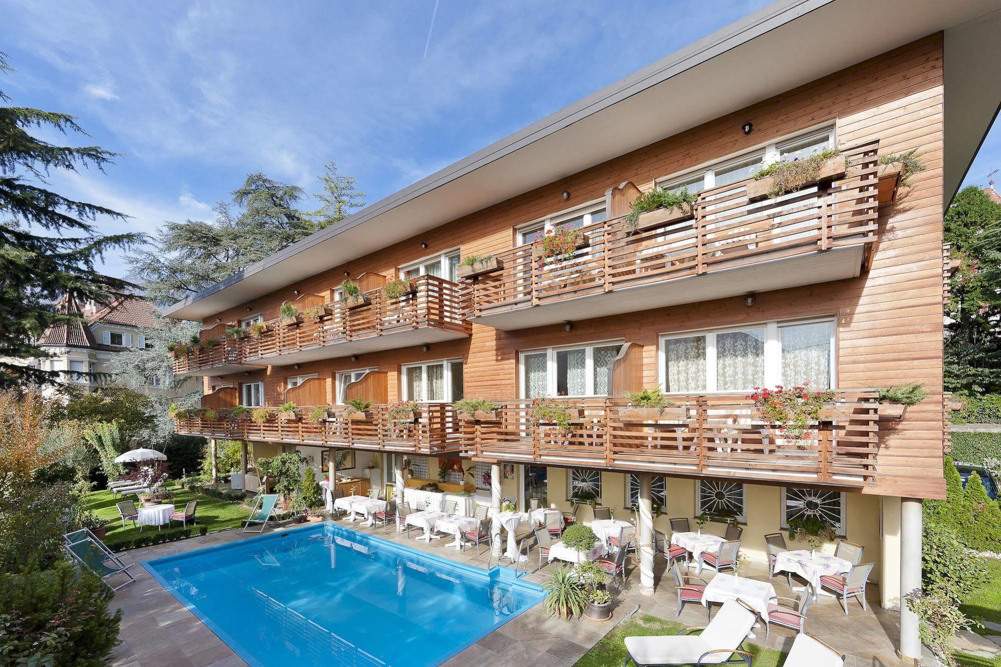 Hotel Aster Merano Bagian luar foto