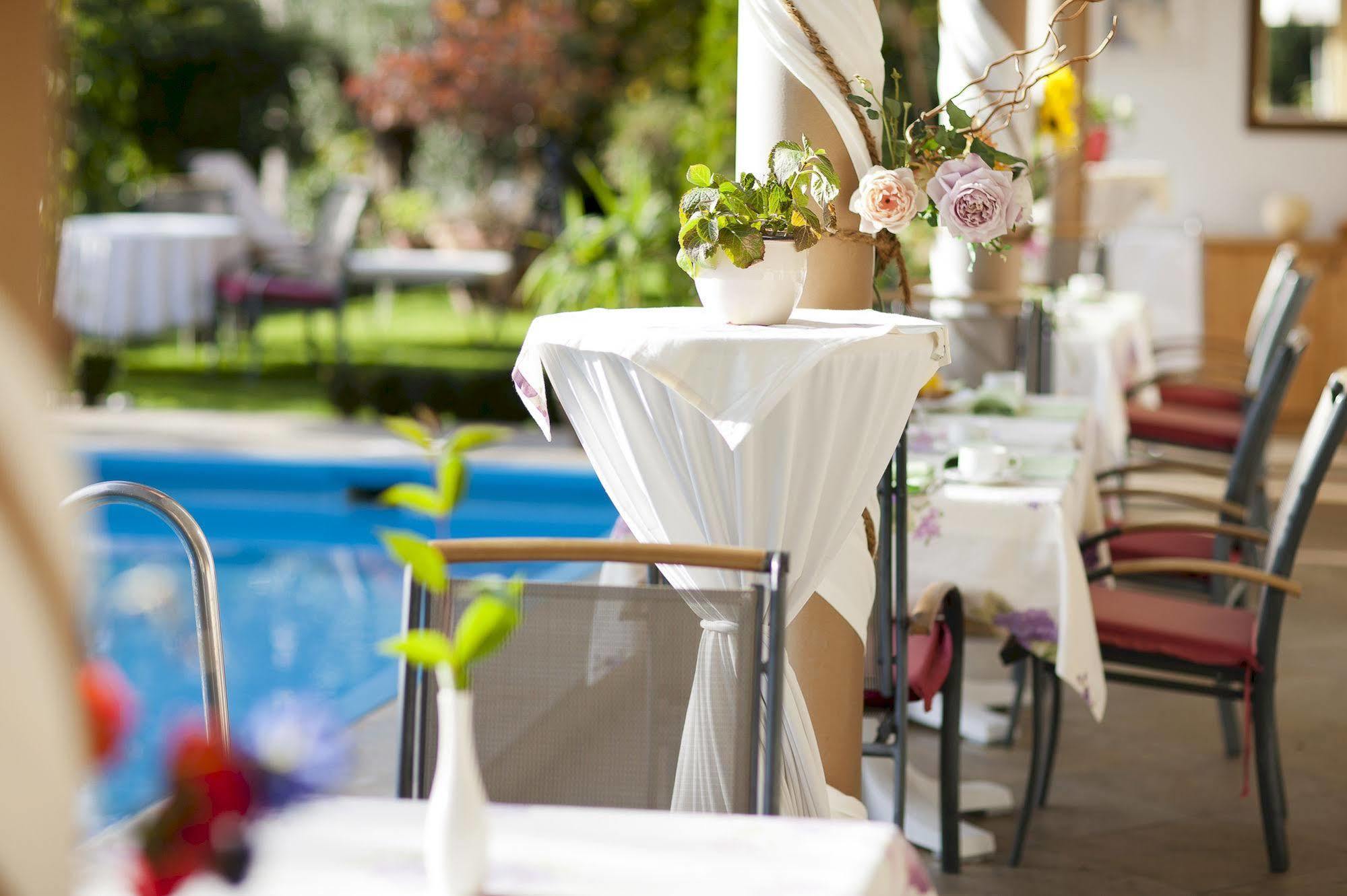 Hotel Aster Merano Bagian luar foto