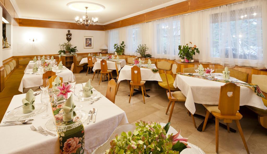 Hotel Aster Merano Bagian luar foto