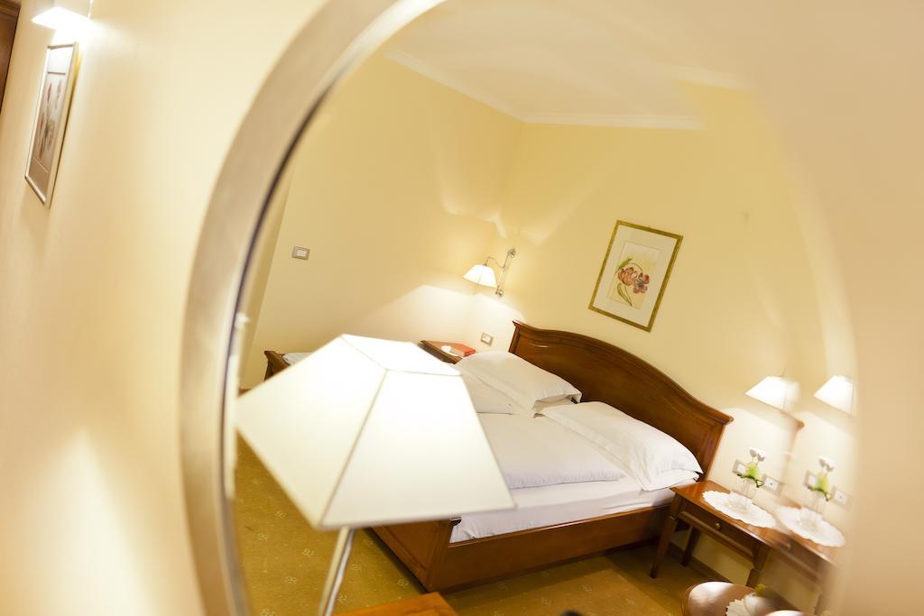 Hotel Aster Merano Bagian luar foto